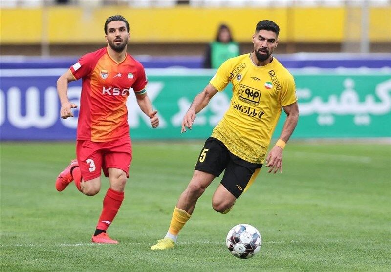 رضا اسدی به بازی با پرسپولیس هم نمی‌رسد
