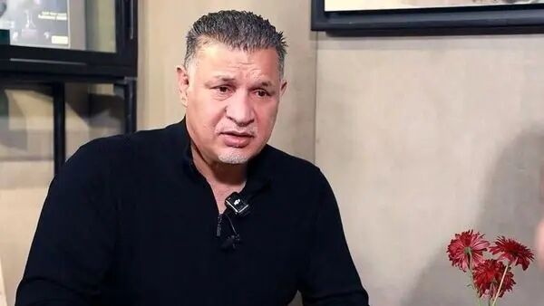 انتقاد علی دایی از گرانی بنزین و سختی زندگی مردم/ تا سیاست خارجی مان را درست نکنیم، به هیچ عنوان نمی توانیم وضعیت اقتصادی مملکت را رو به راه کنیم/ معلوم است تحریم‌ برای آقازاده ای مثل آنکه اسمش را تغییر داده به هکتور، برکت دارد