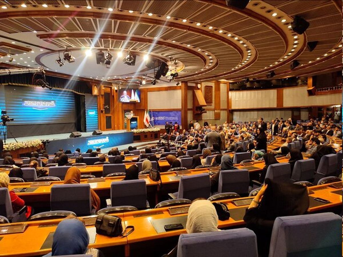 برترین قهرمانان ایران انتخاب شدند/ «ناهید کیانی و امین میرزازاده» بانو و آقای ورزش ایران